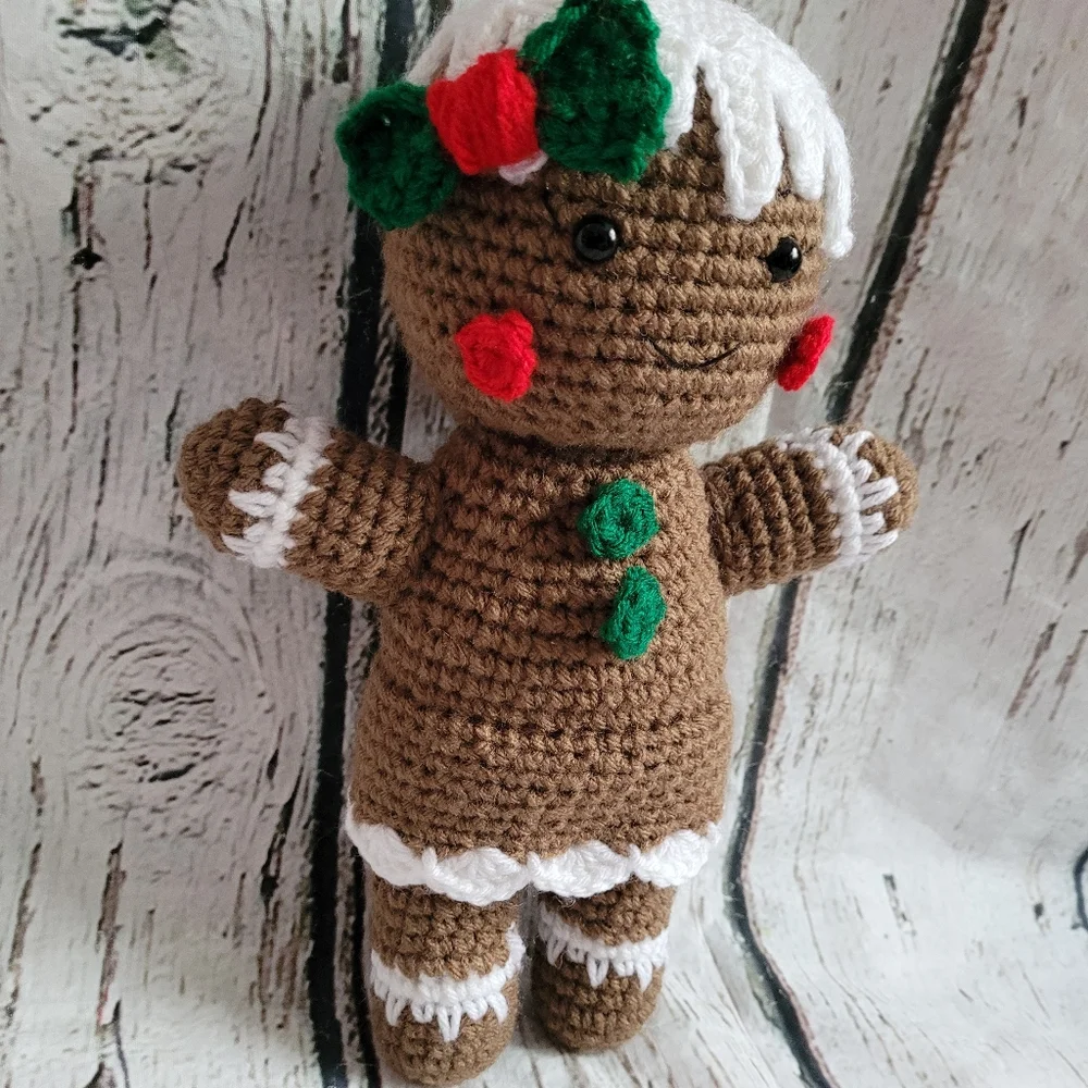 New Gingerbread Girl Christmas Amigurumi Decor - Picture 4 of 16